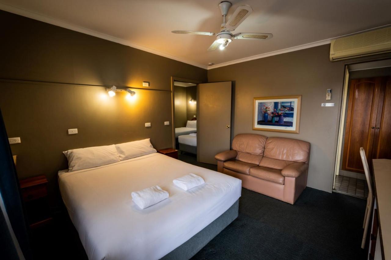 Ardeanal Motel West Wyalong Exterior foto