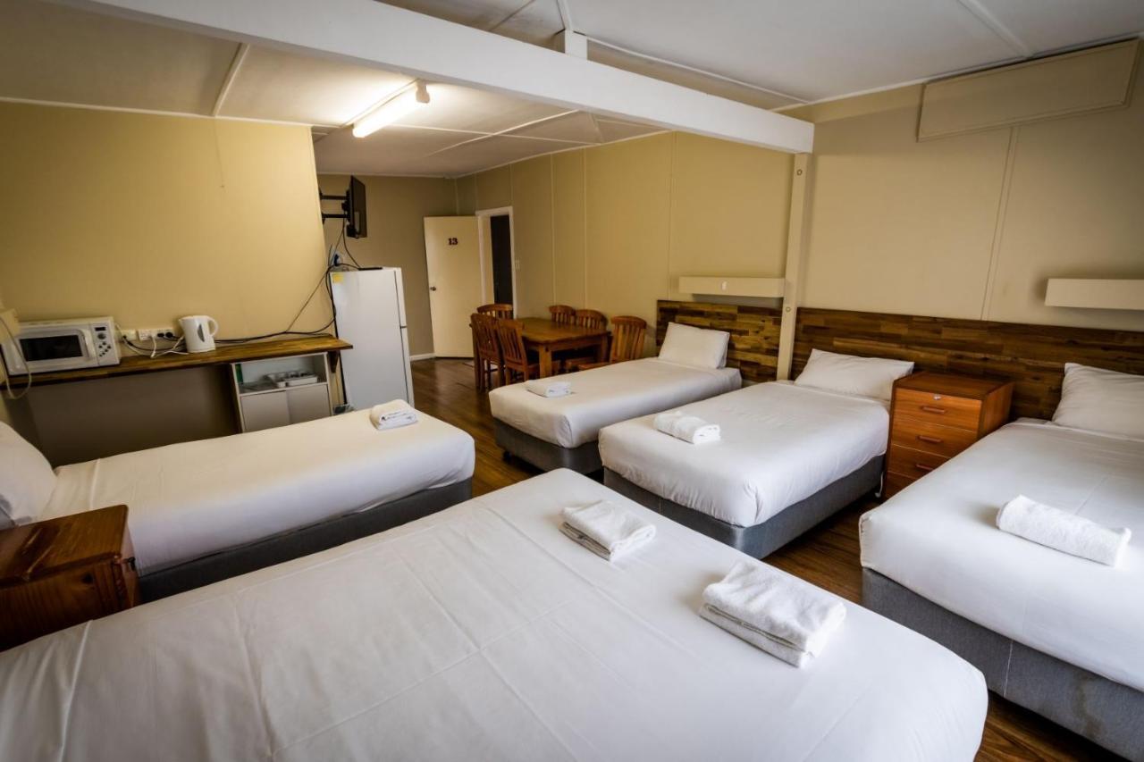 Ardeanal Motel West Wyalong Exterior foto