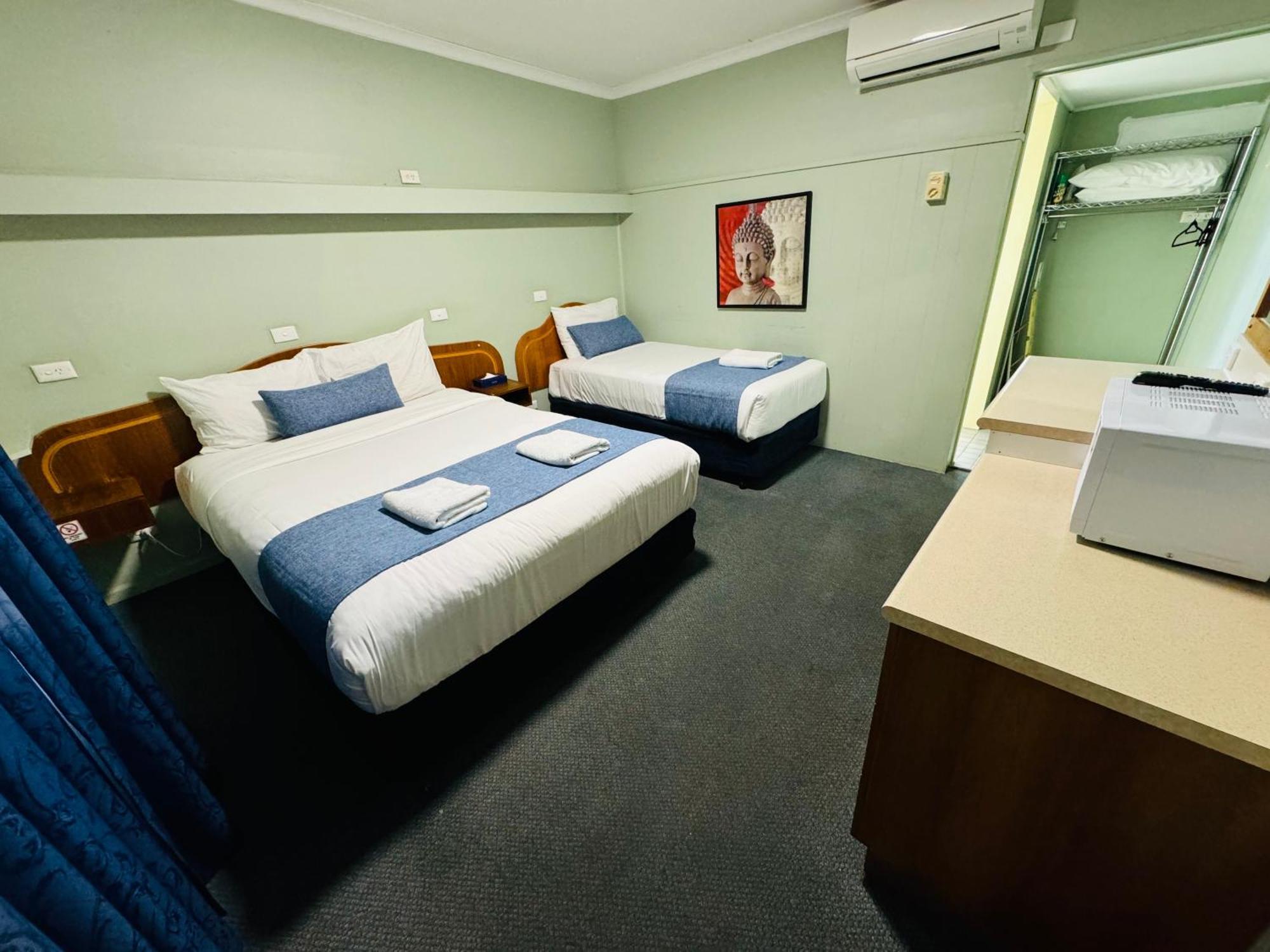 Ardeanal Motel West Wyalong Exterior foto