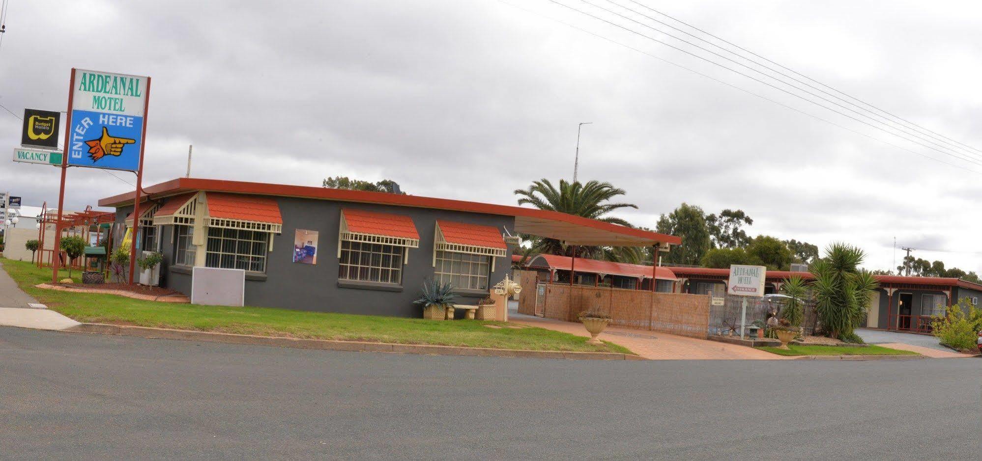Ardeanal Motel West Wyalong Exterior foto